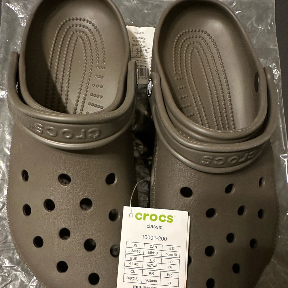 NWT Crocs Classic